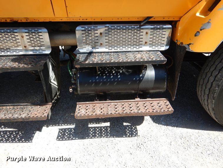 image for item DM1380 2004 International WorkStar 7400  Crew Cab dump truck