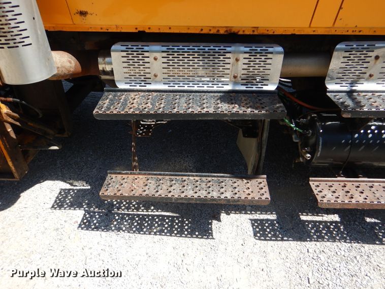 image for item DM1380 2004 International WorkStar 7400  Crew Cab dump truck