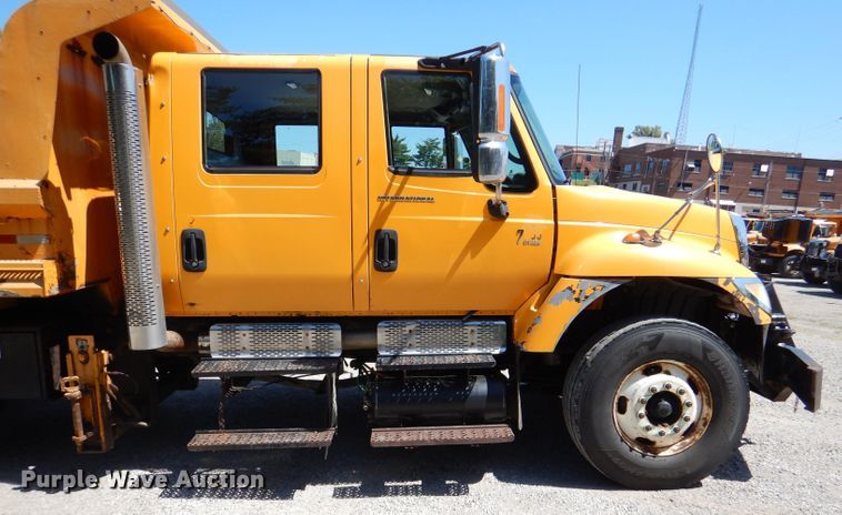 image for item DM1380 2004 International WorkStar 7400  Crew Cab dump truck