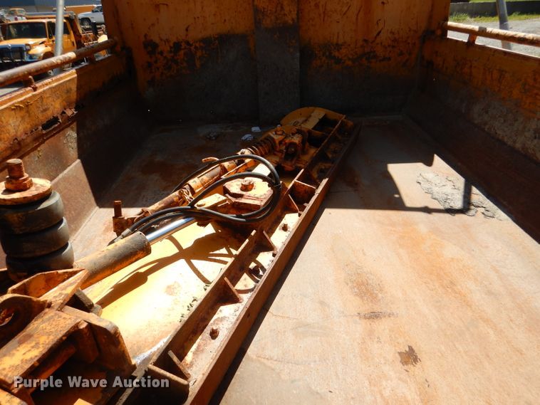 image for item DM1380 2004 International WorkStar 7400  Crew Cab dump truck