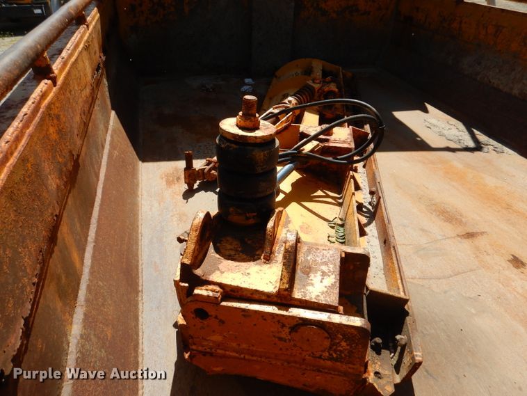 image for item DM1380 2004 International WorkStar 7400  Crew Cab dump truck