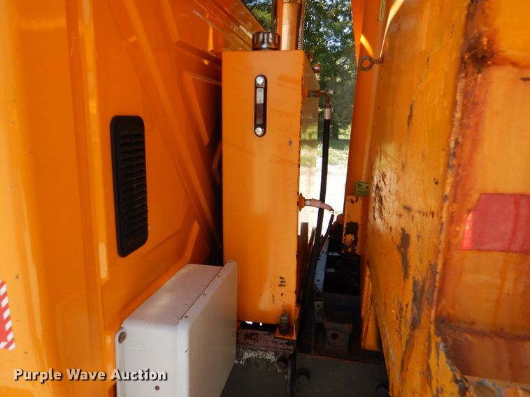 image for item DM1380 2004 International WorkStar 7400  Crew Cab dump truck