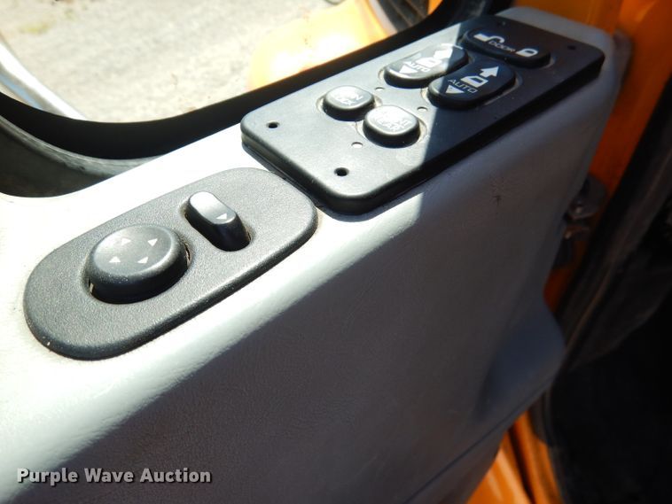 image for item DM1380 2004 International WorkStar 7400  Crew Cab dump truck