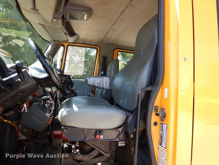 image for item DM1380 2004 International WorkStar 7400  Crew Cab dump truck