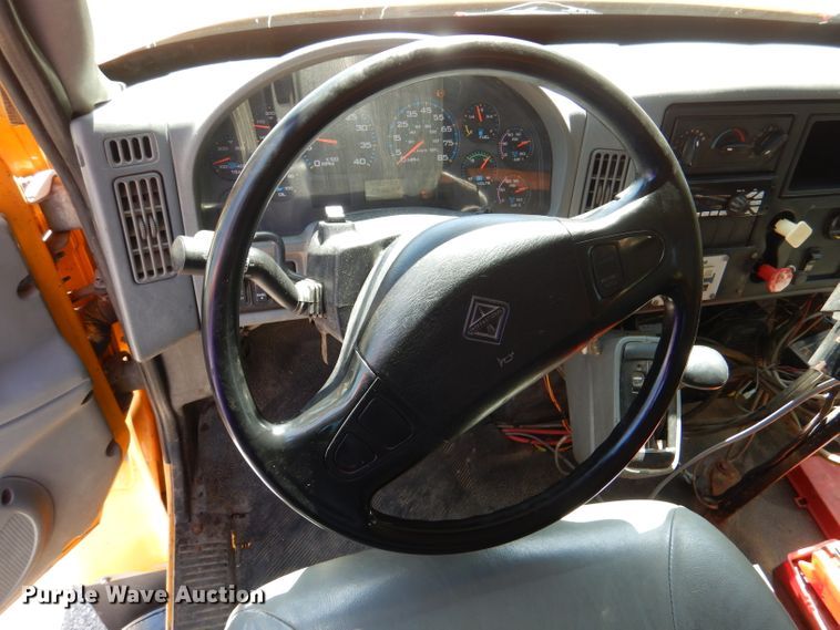 image for item DM1380 2004 International WorkStar 7400  Crew Cab dump truck