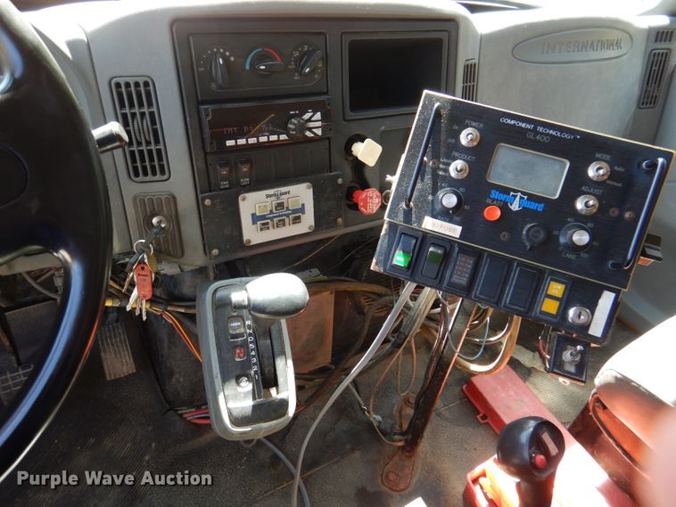 image for item DM1380 2004 International WorkStar 7400  Crew Cab dump truck