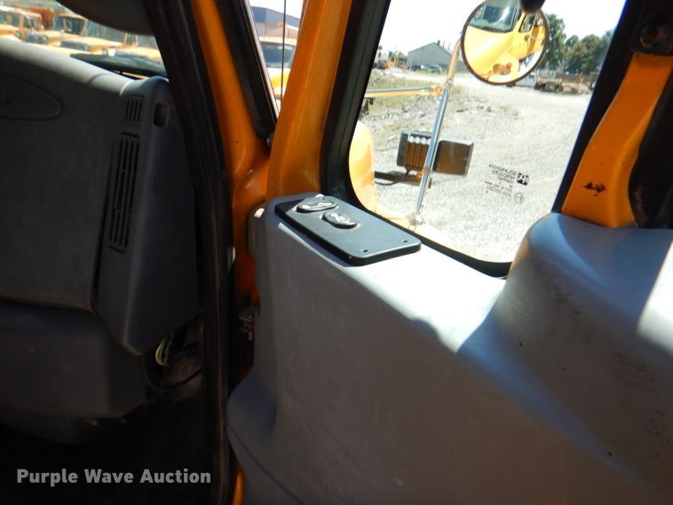 image for item DM1380 2004 International WorkStar 7400  Crew Cab dump truck