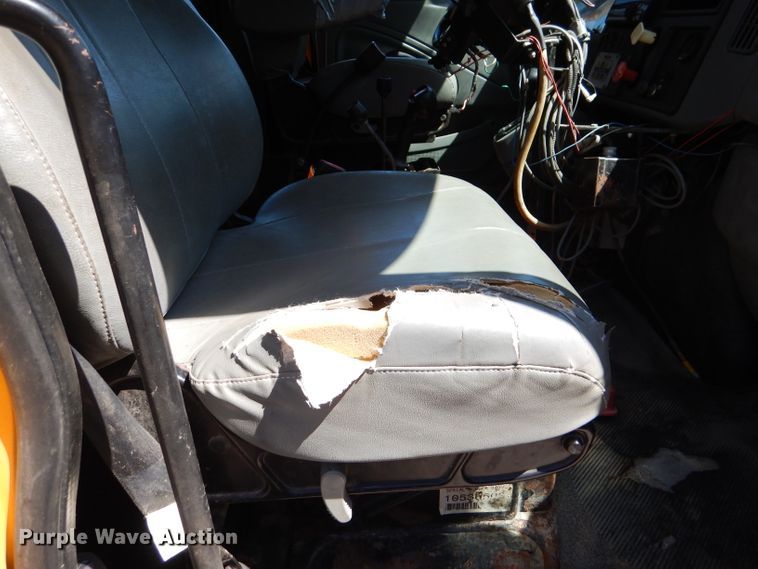 image for item DM1380 2004 International WorkStar 7400  Crew Cab dump truck