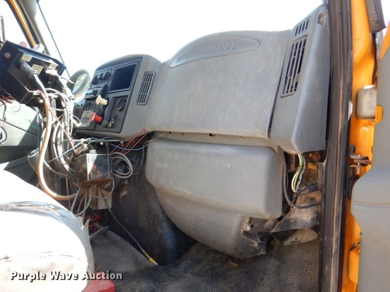 image for item DM1380 2004 International WorkStar 7400  Crew Cab dump truck