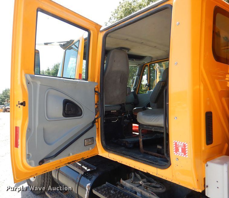 image for item DM1380 2004 International WorkStar 7400  Crew Cab dump truck