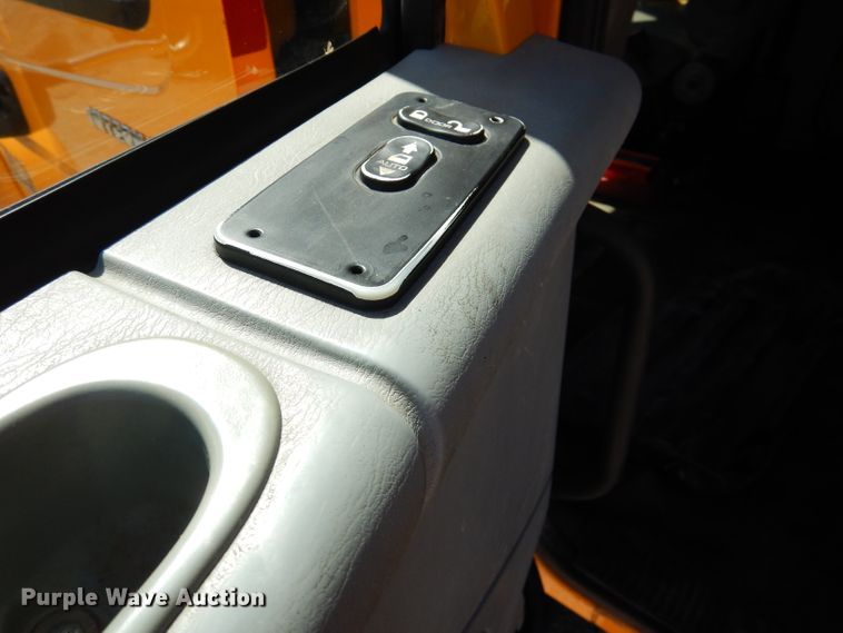 image for item DM1380 2004 International WorkStar 7400  Crew Cab dump truck