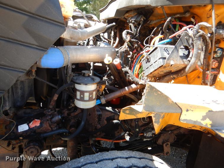 image for item DM1380 2004 International WorkStar 7400  Crew Cab dump truck