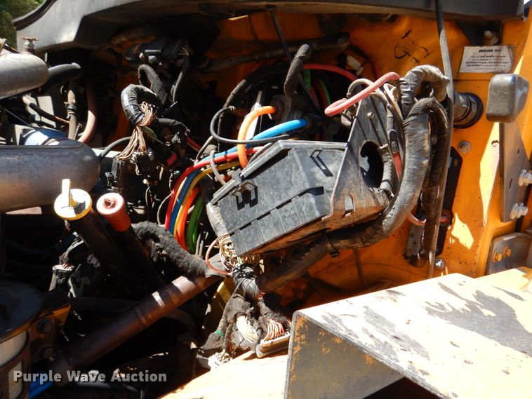 image for item DM1380 2004 International WorkStar 7400  Crew Cab dump truck