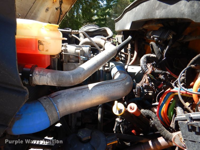 image for item DM1380 2004 International WorkStar 7400  Crew Cab dump truck