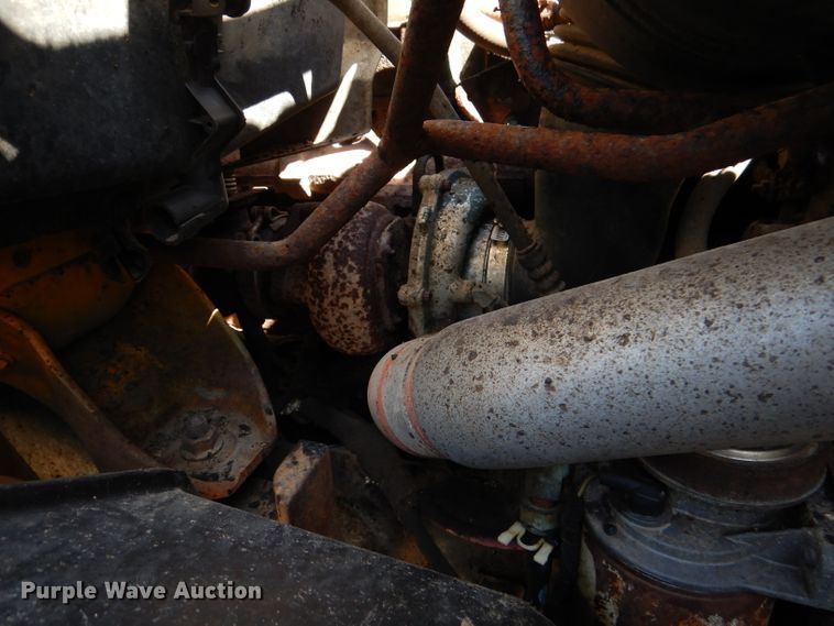 image for item DM1380 2004 International WorkStar 7400  Crew Cab dump truck