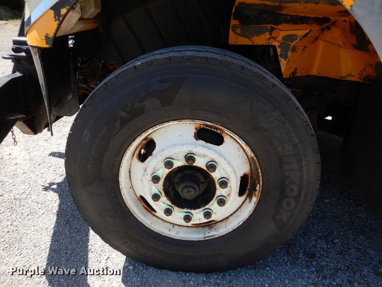 image for item DM1380 2004 International WorkStar 7400  Crew Cab dump truck