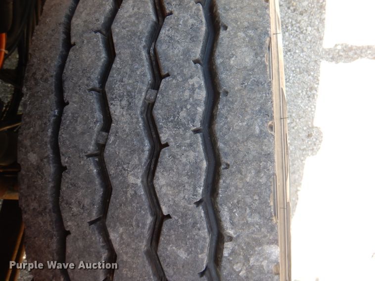 image for item DM1380 2004 International WorkStar 7400  Crew Cab dump truck