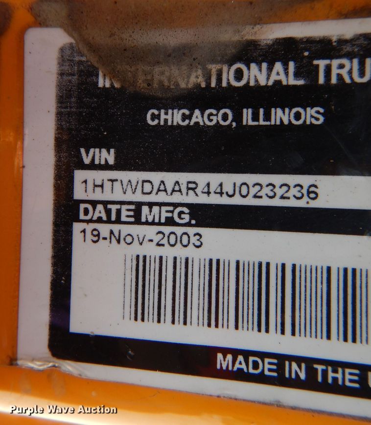 image for item DM1380 2004 International WorkStar 7400  Crew Cab dump truck