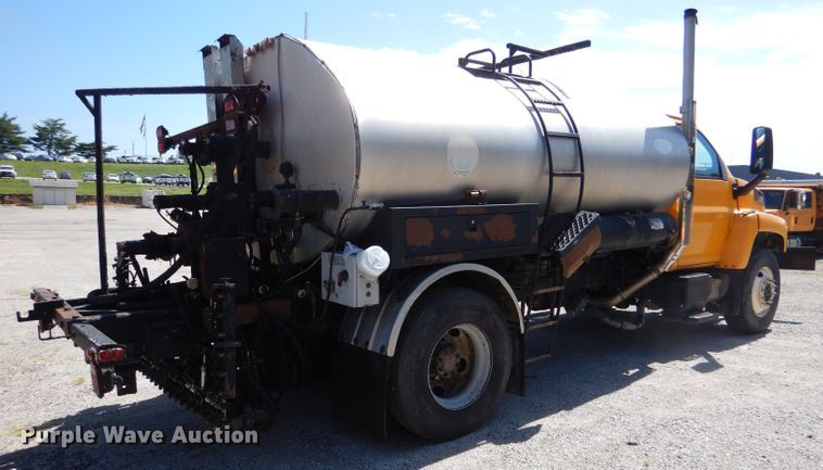 image for item DM1381 2004 Chevrolet C7500  oil distributor truck