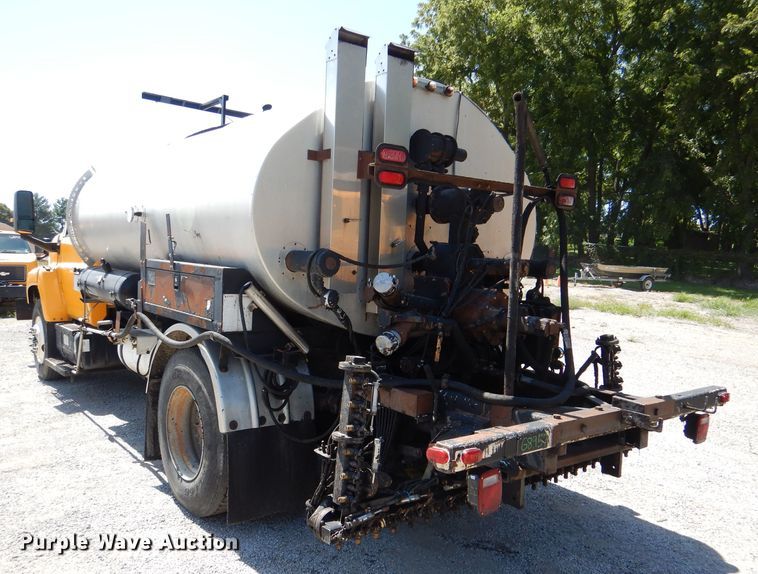 image for item DM1381 2004 Chevrolet C7500  oil distributor truck