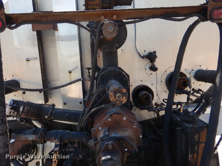 image for item DM1381 2004 Chevrolet C7500  oil distributor truck