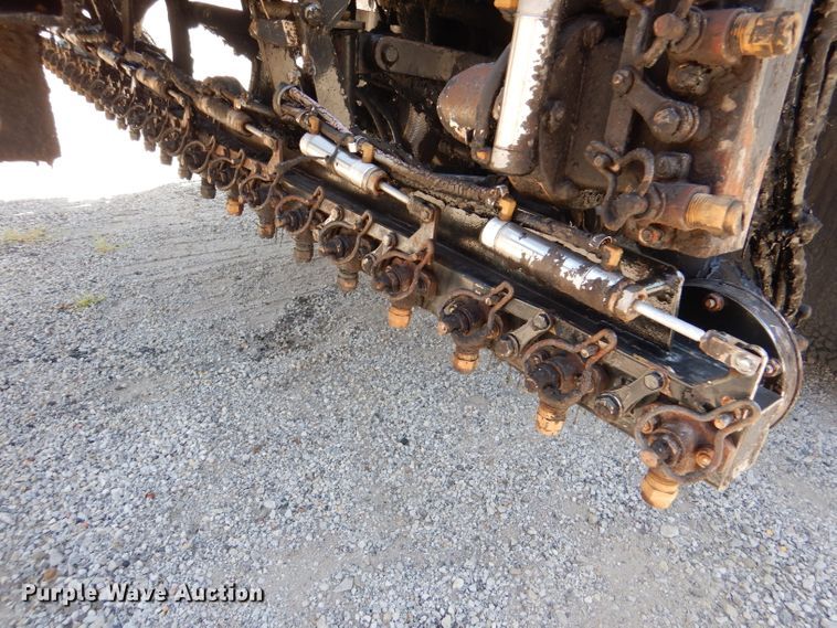 image for item DM1381 2004 Chevrolet C7500  oil distributor truck