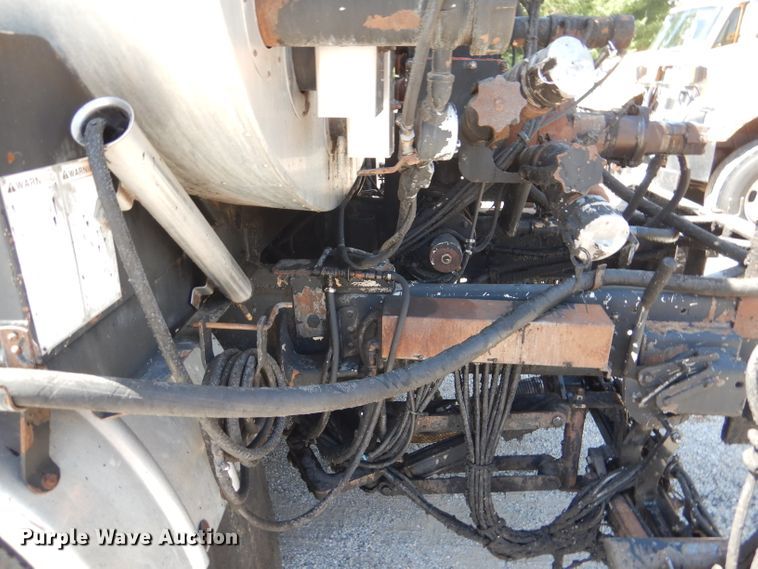 image for item DM1381 2004 Chevrolet C7500  oil distributor truck