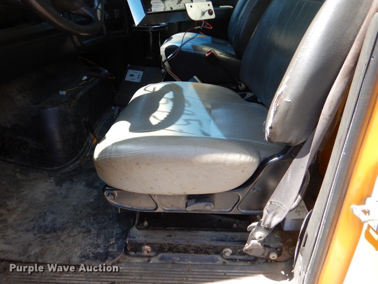 image for item DM1381 2004 Chevrolet C7500  oil distributor truck