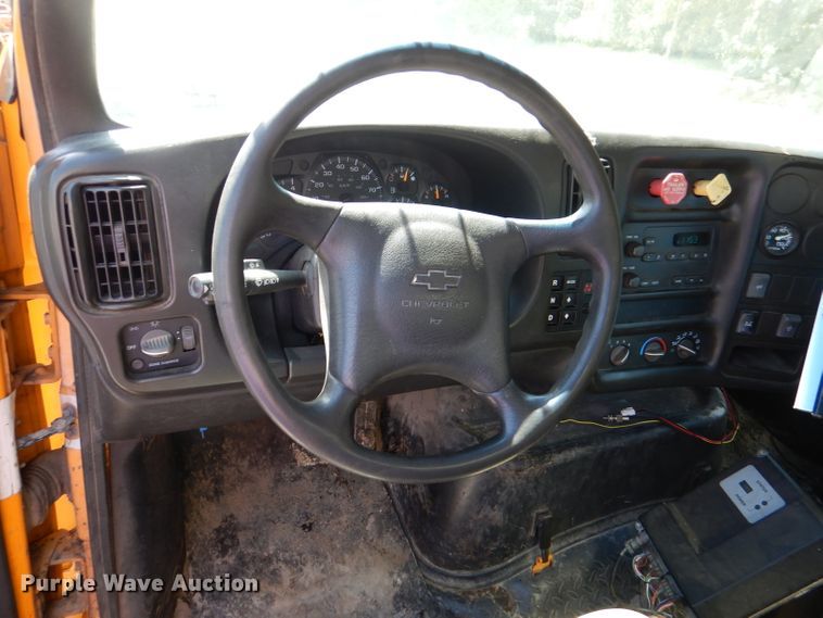 image for item DM1381 2004 Chevrolet C7500  oil distributor truck