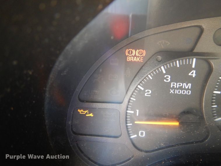 image for item DM1381 2004 Chevrolet C7500  oil distributor truck