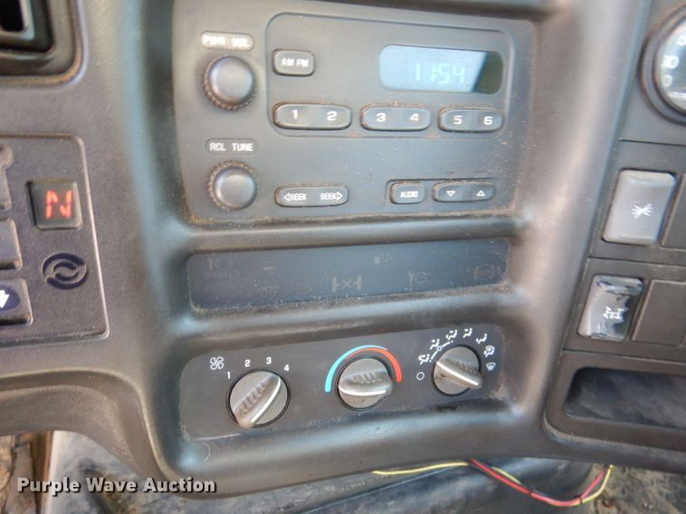 image for item DM1381 2004 Chevrolet C7500  oil distributor truck