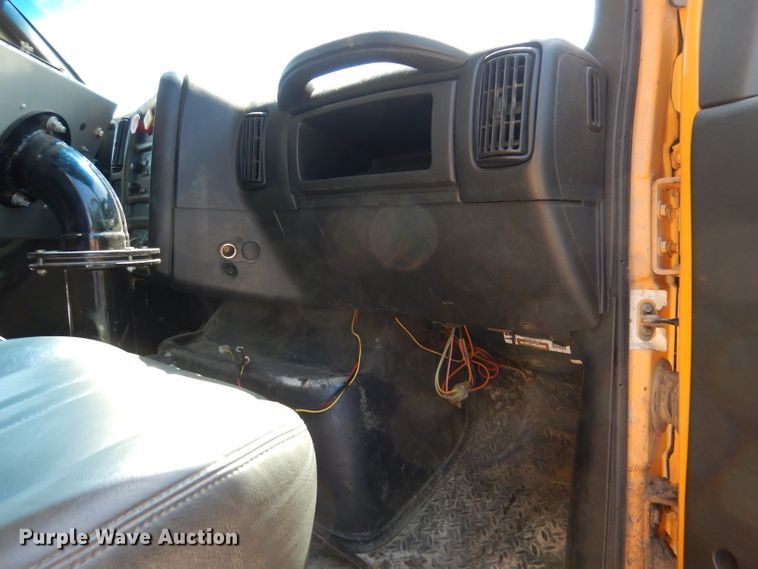 image for item DM1381 2004 Chevrolet C7500  oil distributor truck