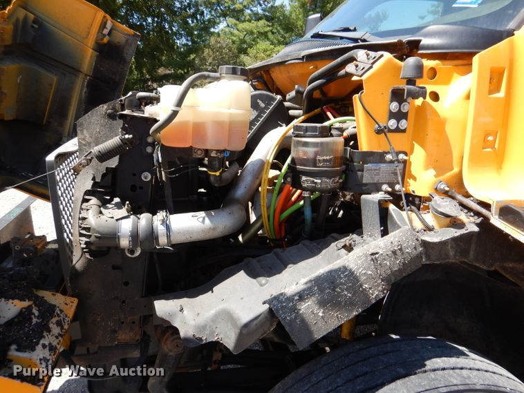 image for item DM1381 2004 Chevrolet C7500  oil distributor truck