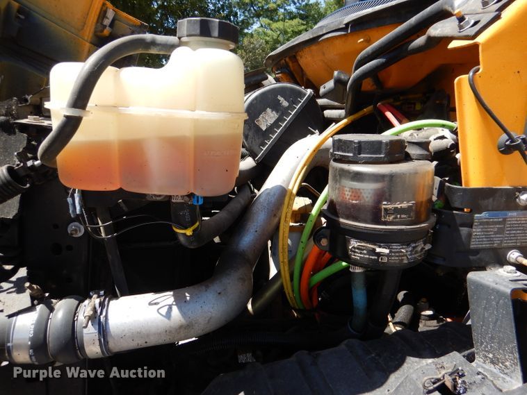 image for item DM1381 2004 Chevrolet C7500  oil distributor truck