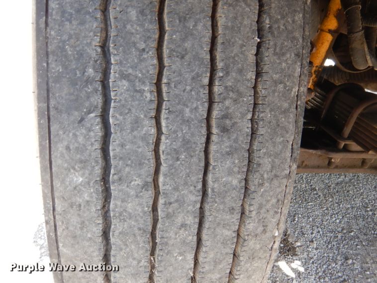 image for item DM1381 2004 Chevrolet C7500  oil distributor truck