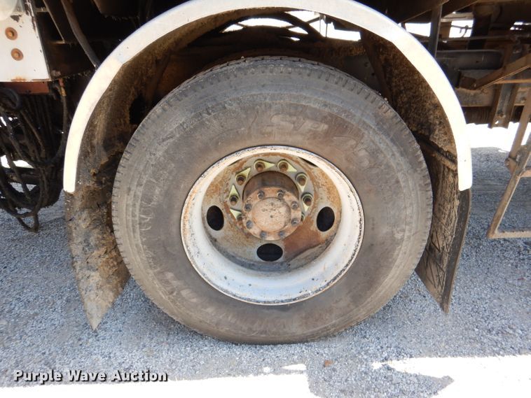 image for item DM1381 2004 Chevrolet C7500  oil distributor truck