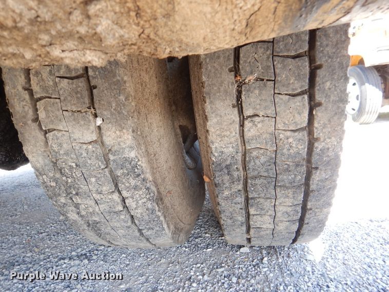 image for item DM1381 2004 Chevrolet C7500  oil distributor truck