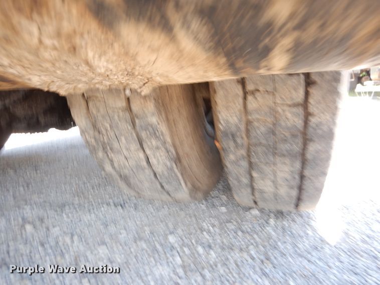 image for item DM1381 2004 Chevrolet C7500  oil distributor truck