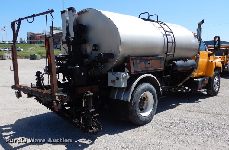 image for item DM1382 2004 Chevrolet C7500  oil distributor truck