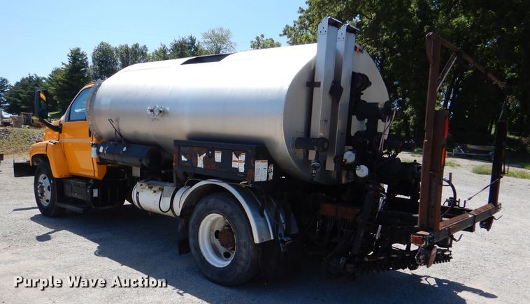 image for item DM1382 2004 Chevrolet C7500  oil distributor truck