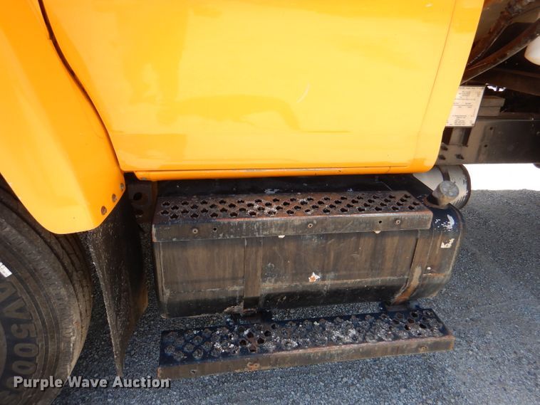 image for item DM1382 2004 Chevrolet C7500  oil distributor truck