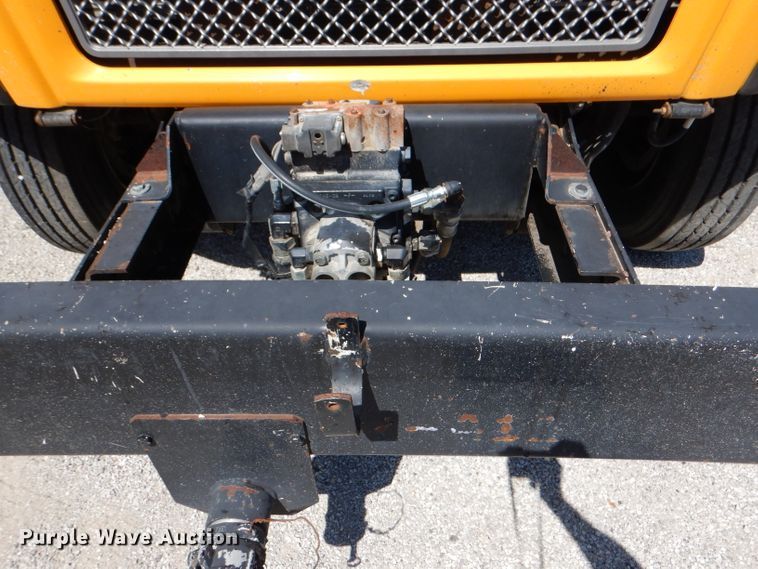 image for item DM1382 2004 Chevrolet C7500  oil distributor truck