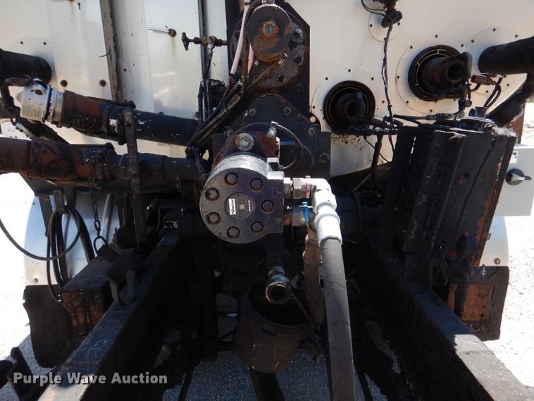 image for item DM1382 2004 Chevrolet C7500  oil distributor truck