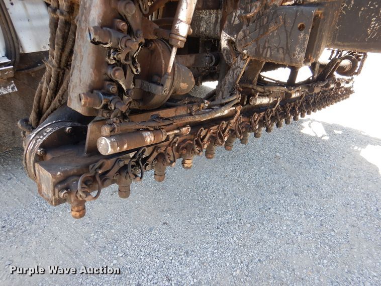 image for item DM1382 2004 Chevrolet C7500  oil distributor truck