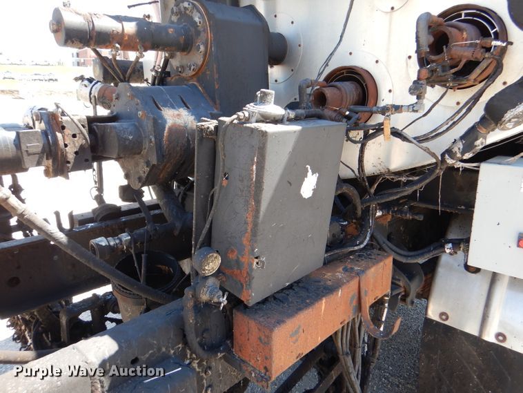 image for item DM1382 2004 Chevrolet C7500  oil distributor truck