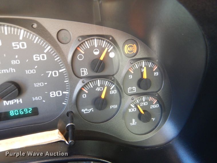 image for item DM1382 2004 Chevrolet C7500  oil distributor truck