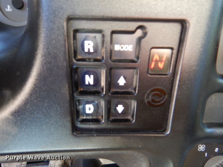 image for item DM1382 2004 Chevrolet C7500  oil distributor truck