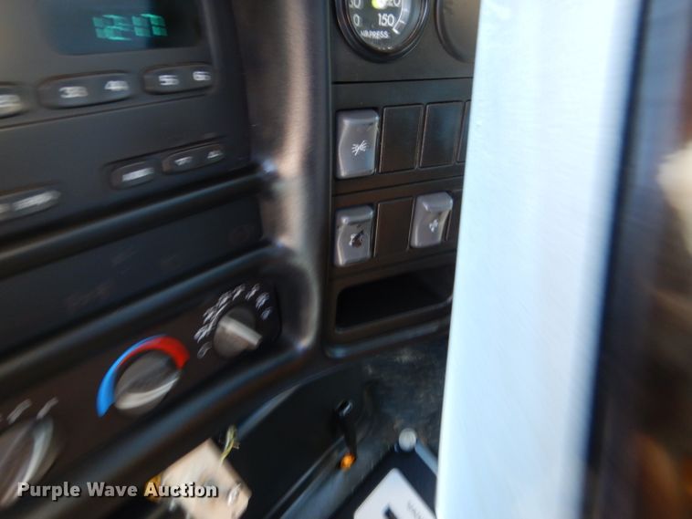 image for item DM1382 2004 Chevrolet C7500  oil distributor truck