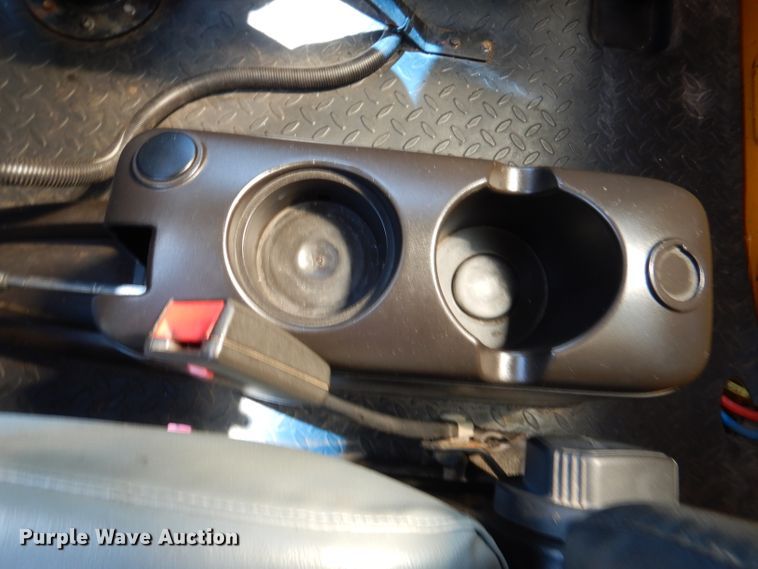 image for item DM1382 2004 Chevrolet C7500  oil distributor truck