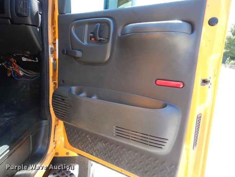 image for item DM1382 2004 Chevrolet C7500  oil distributor truck